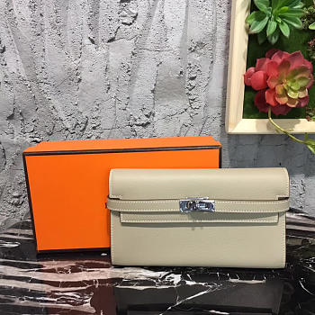 hermès compact wallet z2981