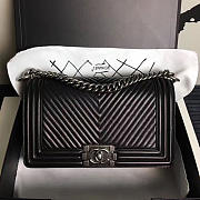 chanel medium chevron lambskin quilted boy bag black CohotBag a13043 vs03203 - 1