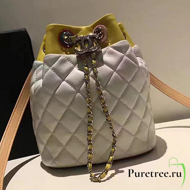 Chanel small drawstring bucket bag in white lambskin | A93730  - 1
