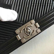 Chanel medium chevron lambskin quilted boy bag black | A13044  - 3