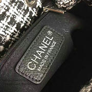 Chanel black/white tweed bucket bag | A13042  - 4