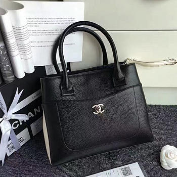 Chanel calfskin large shopping bag black | A69929 