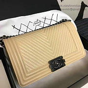 Chanel medium chevron lambskin quilted boy bag beige | A13043  - 4