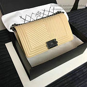 Chanel medium chevron lambskin quilted boy bag beige | A13043  - 3