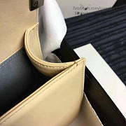 Chanel medium chevron lambskin quilted boy bag beige | A13043  - 2