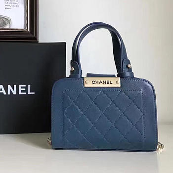 Chanel small label click leather shopping bag blue | A93731