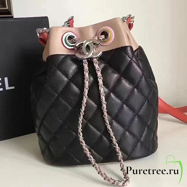 Chanel small drawstring bucket bag in black lambskin | A93730  - 1