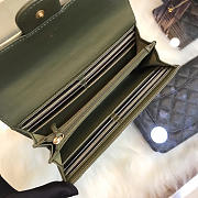 Chanel long imported deer grain leather v-grain road wallet green 80758  - 3