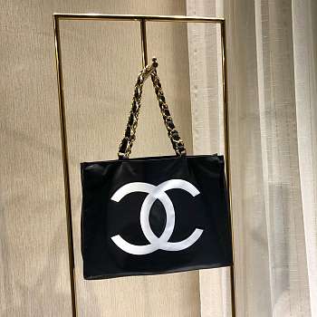 Chanel fashion chain bag black