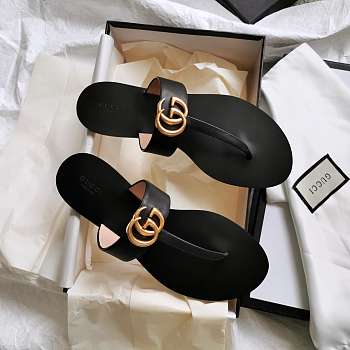 Gucci slippers | 102