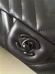 Chanel lambskin chevron quilted 20cm flap black bag - 5