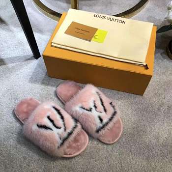 Lv slippers 307