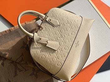 LV Alma BB Relief Full leather Embossed White | M44832