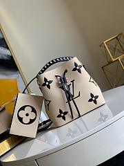 LV Crafty NeoNoe MM Cream 26cm | M56888 - 1