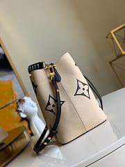 LV Crafty NeoNoe MM Cream 26cm | M56888 - 3