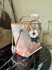 Louis Vuitton Neverfull MM Mist | M45679  - 5