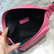 Everyday Beltpack in pink natural grain calfskin | 552375 - 6