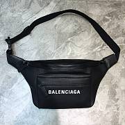 Everyday Beltpack in black natural grain calfskin | 552375 - 1