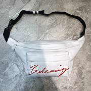 Everyday Beltpack in white print logo natural grain calfskin | 552375 - 1