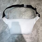 Everyday Beltpack in white print logo natural grain calfskin | 552375 - 3
