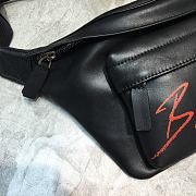Everyday Beltpack in black print logo natural grain calfskin | 552375 - 2