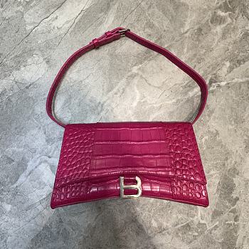 Hourglass Top Handle Bag in Shiny crocodile embossed cafslin Pink