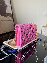 Louis Vuitton LV Pochette Coussin Pink | M80744 - 4