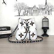 Louis Vuitton Neonoe Giant Jungle Shoulder Bag | M44679 - 1
