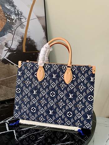 Louis Vuitton Onthego MM Monogram Tote Bag | M57396