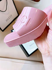 Pink Rubber Women's GG Slide Sandal - 5