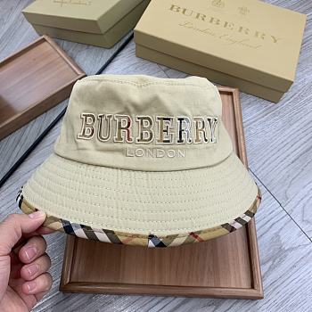 Burberry round hat 02
