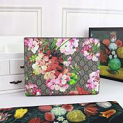 Gucci Large Gg Blooms Clutch Red/Beige | 430268 - 1
