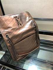 YSL NIKI MEDIUM IN CRINKLED VINTAGE LEATHER SILVER 28CM | 498894 - 6