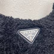 Prada Re-Edition 2000 Shearling Mini Bag Black | 1NE515 - 2
