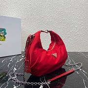 Prada Re-Edition 2006 nylon bag red | 1BH172 - 5
