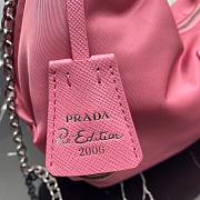 Prada Re-Edition 2006 nylon bag pink | 1BH172 - 4