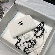 Chanel Classic Flap Bag White Black 19cm | 81059 - 4