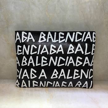 Balenciaga bazar pouch 5605
