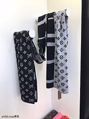 Louis Vuitton scarf 13 - 6