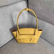 BOTTEGA VENETA Ladies grainy calfskin Top-handle bag yellow | 580725 - 1
