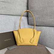 BOTTEGA VENETA Ladies grainy calfskin Top-handle bag yellow | 580725 - 4