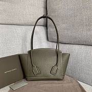 BOTTEGA VENETA Ladies grainy calfskin Top-handle bag gray | 580725 - 5