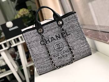 Chanel shopping tote Chanel Calfskin handle bag 09