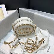 Chanel Round Clutch with Chain White 2020 | 88836 - 4