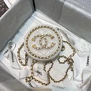 Chanel Round Clutch with Chain White 2020 | 88836 - 6