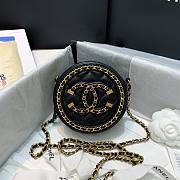 Chanel Round Clutch with Chain Black 2020 | 88836 - 1