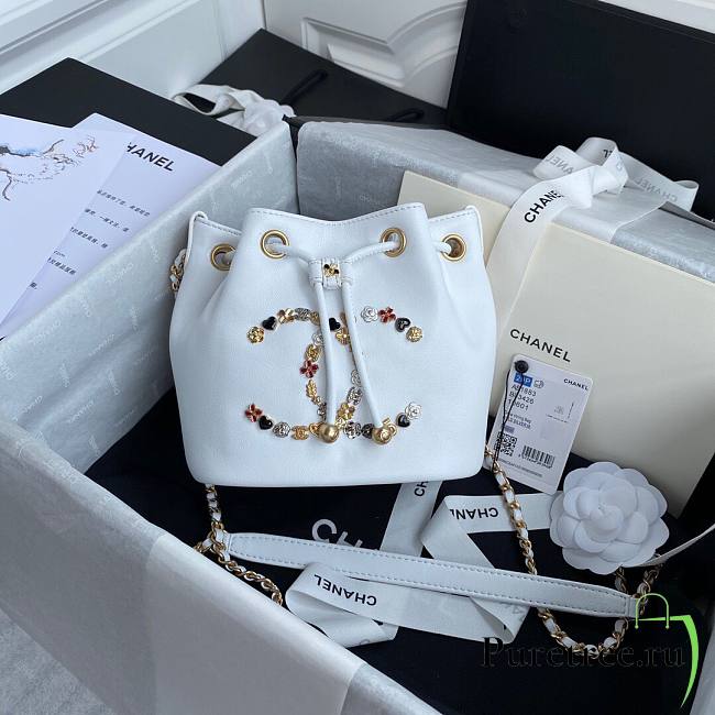Chanel Cham Chain White Bucket Bag 2020  - 1