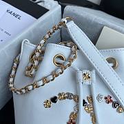 Chanel Cham Chain White Bucket Bag 2020  - 3
