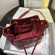 Chanel Shiny Red Bucket Bag |1946 - 4