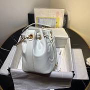 Chanel Shiny White Bucket Bag |1946 - 4